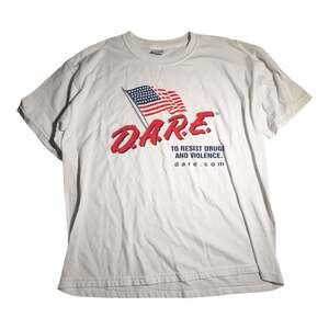 Vtg 1990s DARE To Resist Drugs and Violence White Logo T-Shirt Unisex Sz L